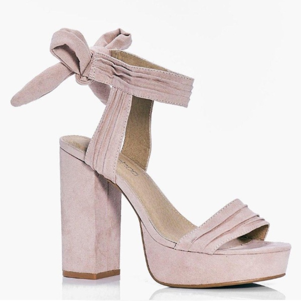 BRAND NEW Unworn Blush Platform Heels with Ties 🎀